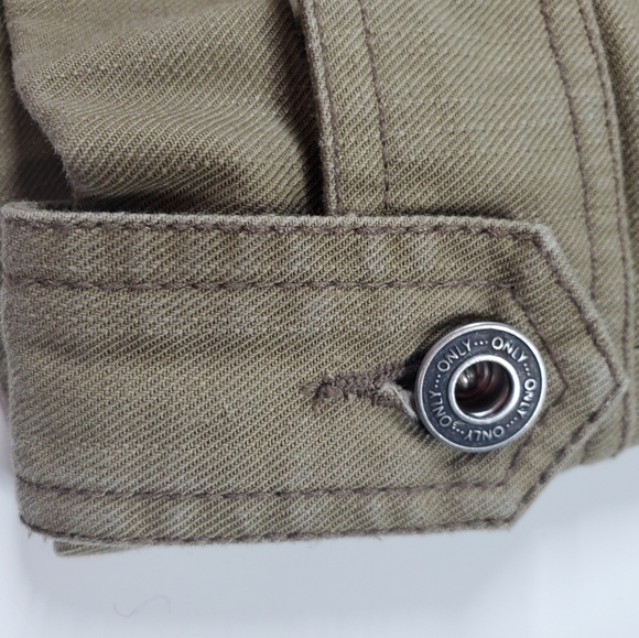 Only Limitless Foldover Army Sage Green Braided Belt Shorts - Picture 6 of 12
